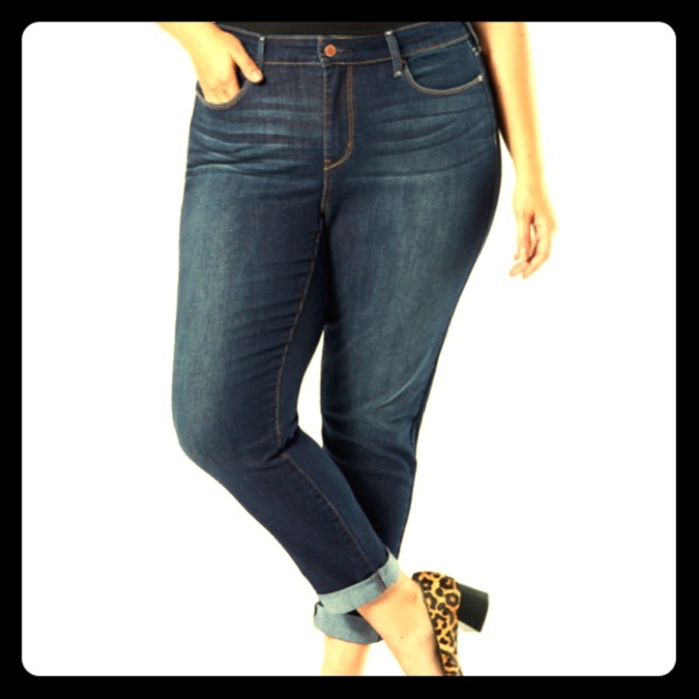 Levi Women’s Plus Modern Slim Cuff Jean